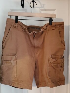 Duluth Trading Co Flex Firehose Tan Cargo Work Shorts